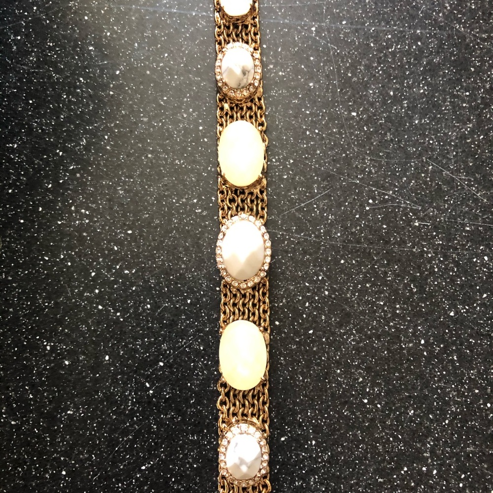 Versatile Ribbon Accessory - Picture 3 of 6